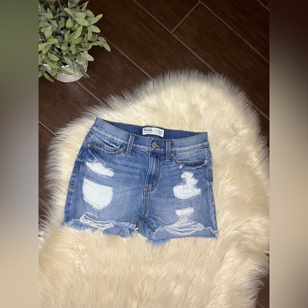 Mudd High rise shortie distressed denim shorts sz 3